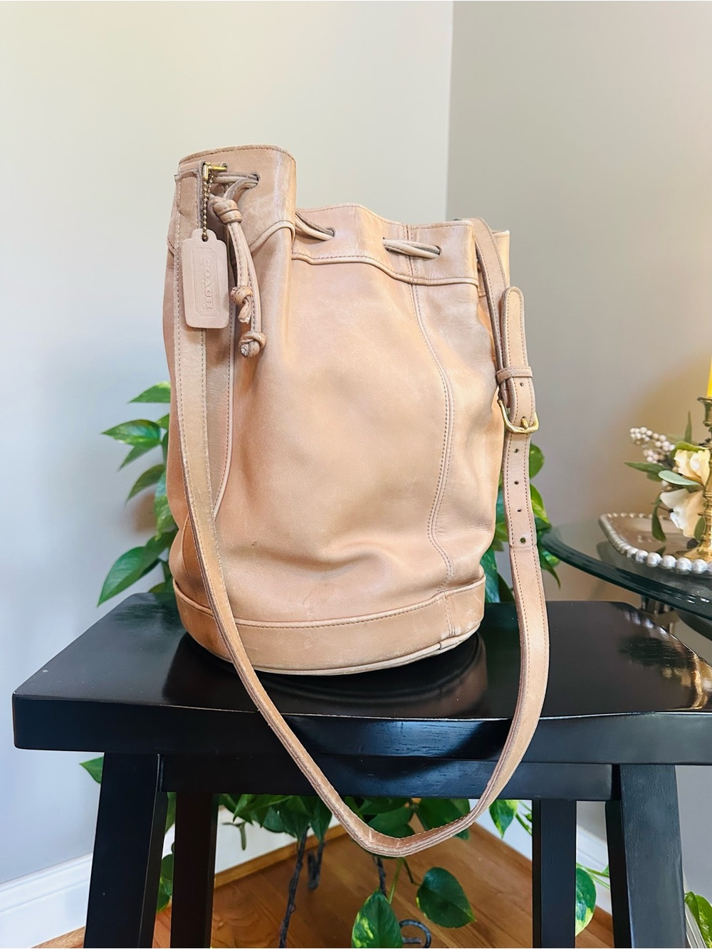 Coach Vintage British Tan Leather Drawstring Bucket Shoulder Bag w/dust bag